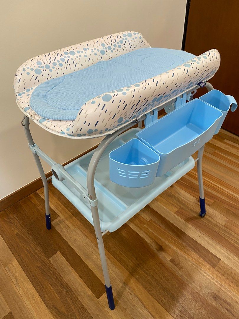 Chicco Cuddle and Bubble bath and changing table, Babies & Kids