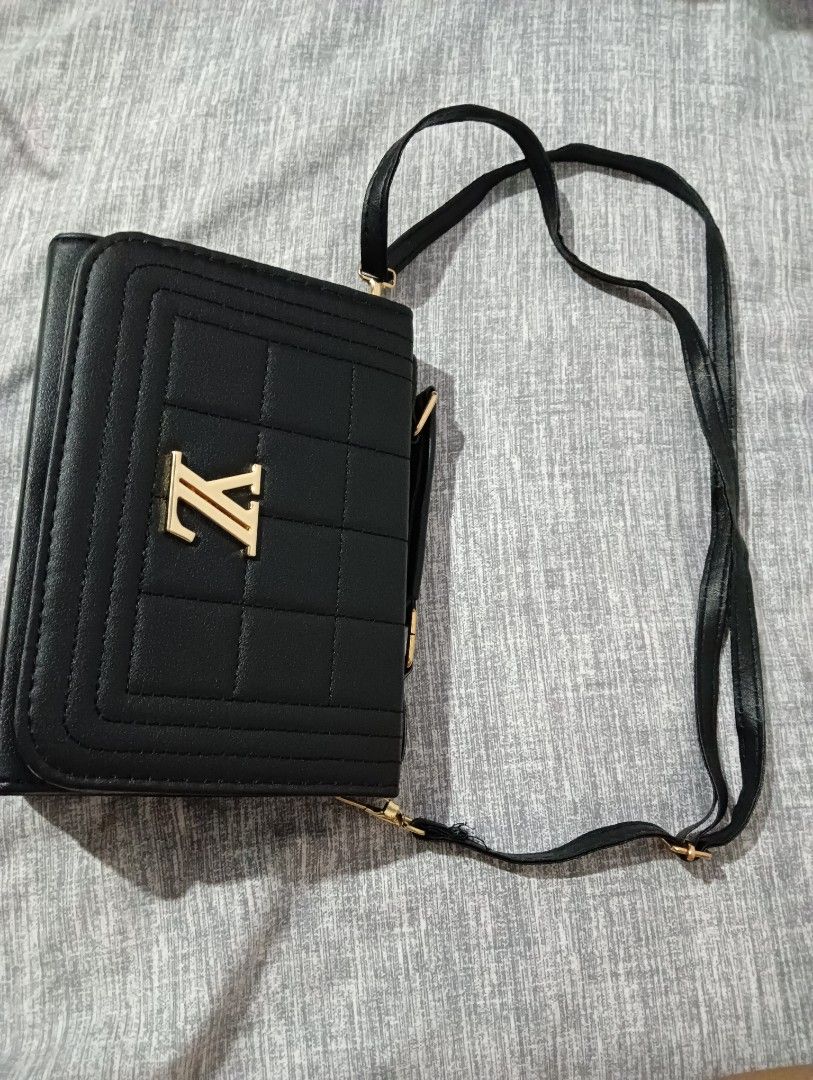 Cute sling bag, Women's Fashion, Bags & Wallets, Crossbody Bags on