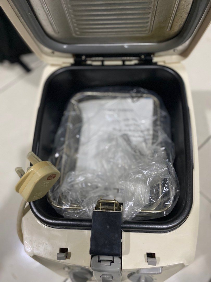 Deep fryer brand ELBA, Furniture & Home Living, Kitchenware & Tableware