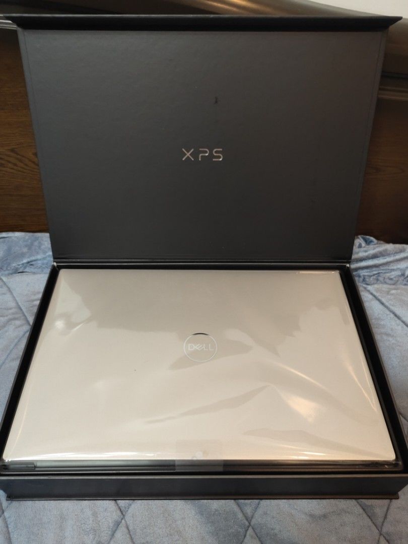 Dell XPS intel I9 1TB (Category: Laptops & Notebooks) located in Makati City. Submitted by collincell (Listing ID 1137425590, Image 1). Description: Dell XPS 15 - Screen Size: 15.6 in - Intel I9-11900H - 16 GB RAM - 1 TB - GPU: Nvidia Geforce RTX 3050 Ti - Processor Speed 4.9GHZ - SSD (Solid State Drive) - Silver - Maximum Resolution FHD+ 1920 x 1200 - Connectivity USB-C, SD Card Slot - Operating System Windows 10 - Features(Wi-Fi, Backlit Keyboa