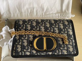 pochette christian dior venus 30 montaigne