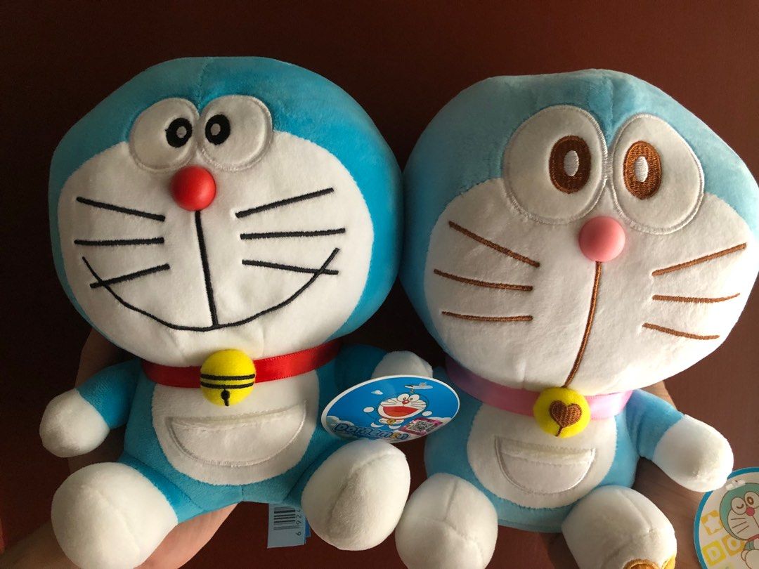 Tình yêu Doraemon chưa bao giờ dừng lại! Với bộ sưu tập Doraemon Plush Toy, bạn chắc chắn sẽ bị thu hút bởi bàn tay khéo léo của những nghệ nhân đã tạo ra những chiếc búp bê thú vị nhất mà bạn từng thấy.