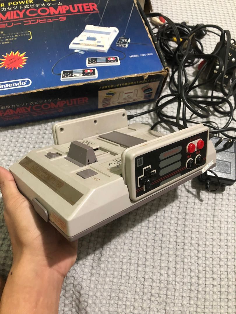 Family computer gray repro and play z famicom set, Video