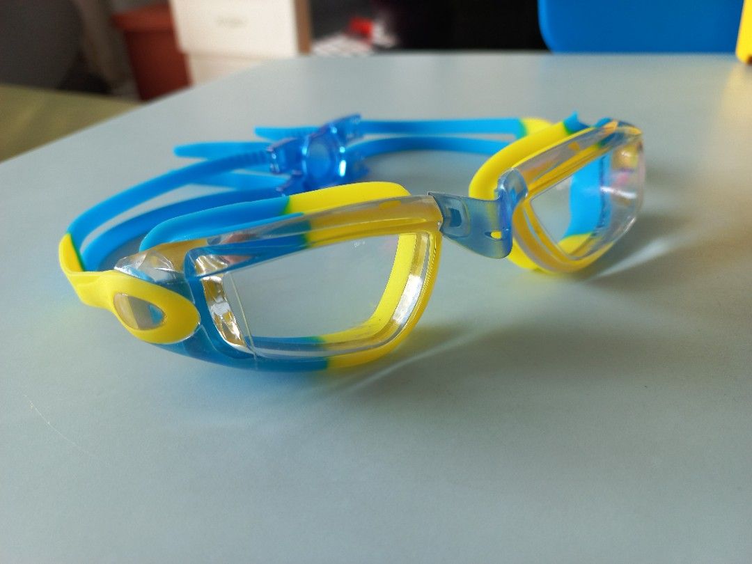 Free swimming goggles Sale