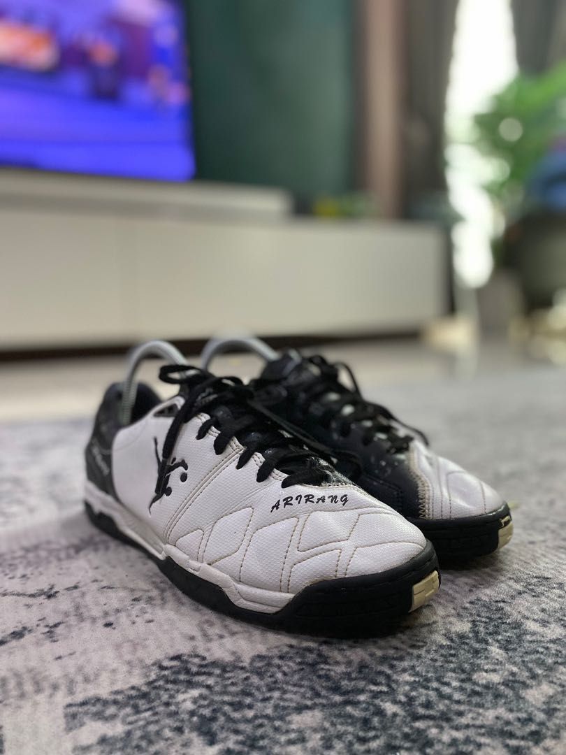 Futsal hot sale shoe brands