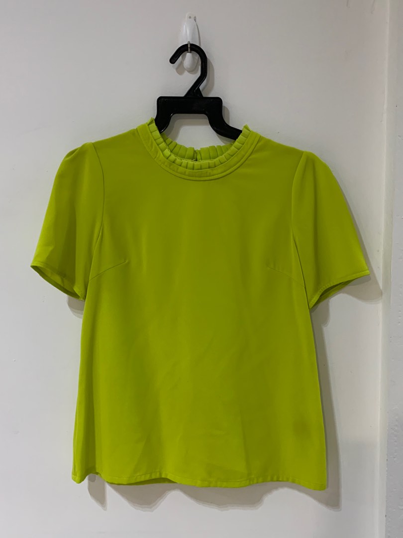 GG5 Green Top, Women's Fashion, Tops, Blouses on Carousell