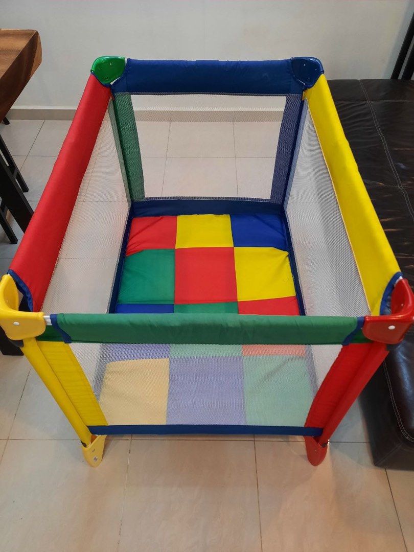 Graco travel cot sales colourful
