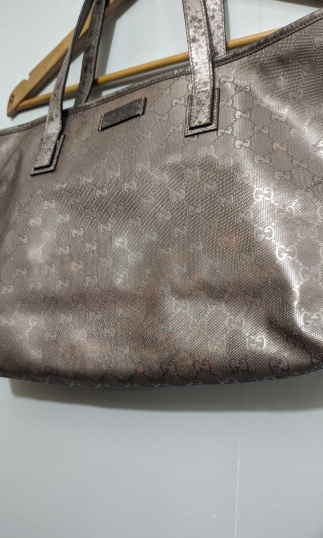 Gucci GG Imprime Tote Bag (Category: Luxury Bags & Wallets) located in Pasig City. Submitted by one.cop (Listing ID 1205404325, Image 2). Description: Gucci GG Imprime Tote Bag Condition: 8/10 Used No inclusions.