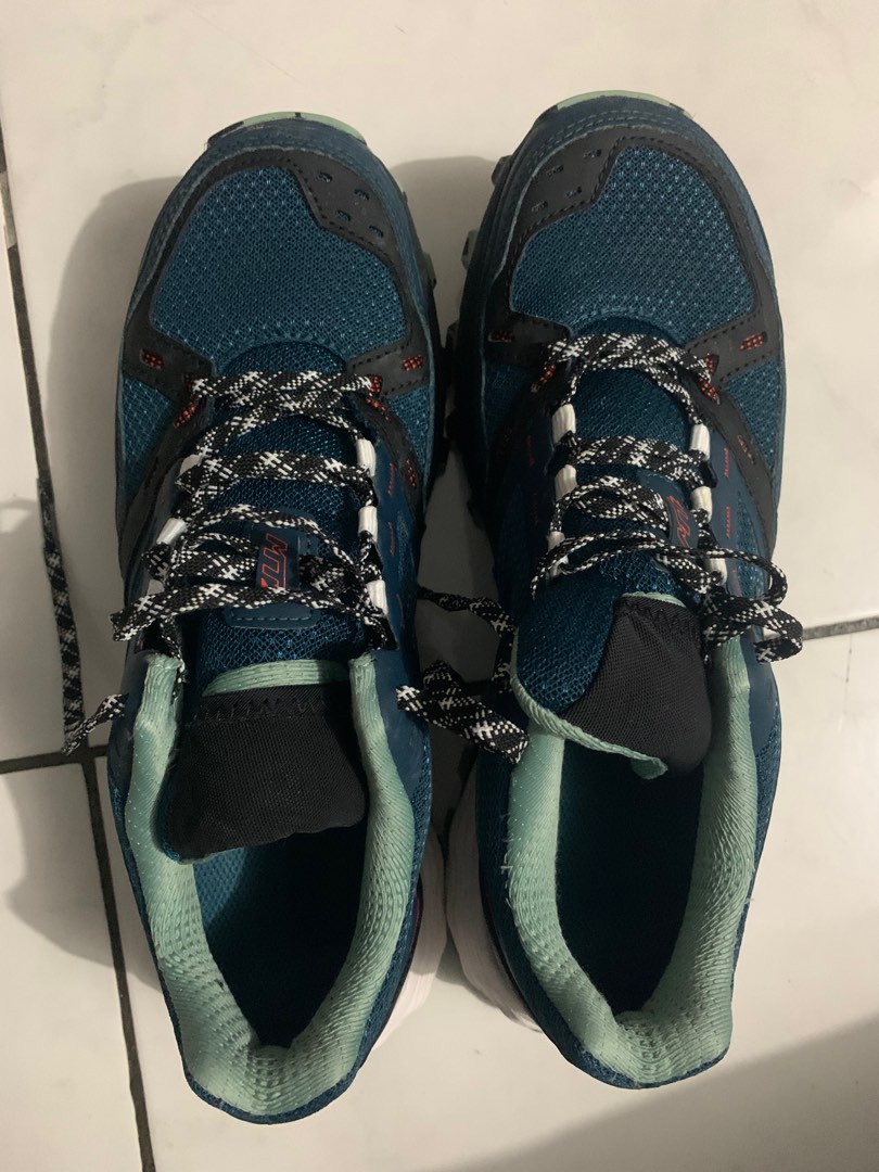 Merrell trail decathlon store