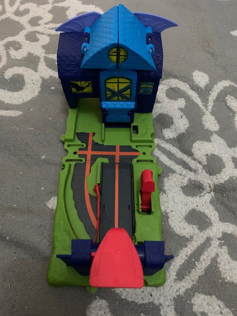 Hot wheels city bat manor attack playset Toys Collectibles
