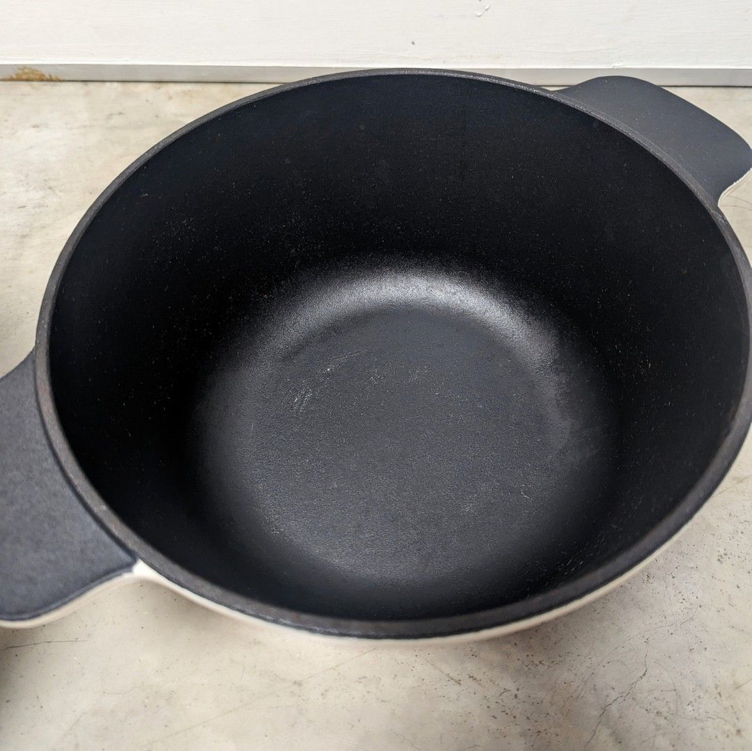 IKEA SENIOR cast iron casserole / dutch oven, Furniture & Home Living