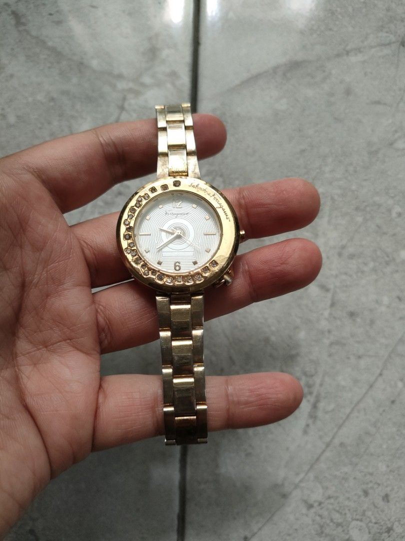 Jam Tangan Wanita Merek Salvatore Ferragamo CX89485