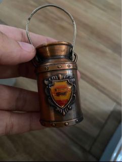 LF-3-88	Miniature brass milk container