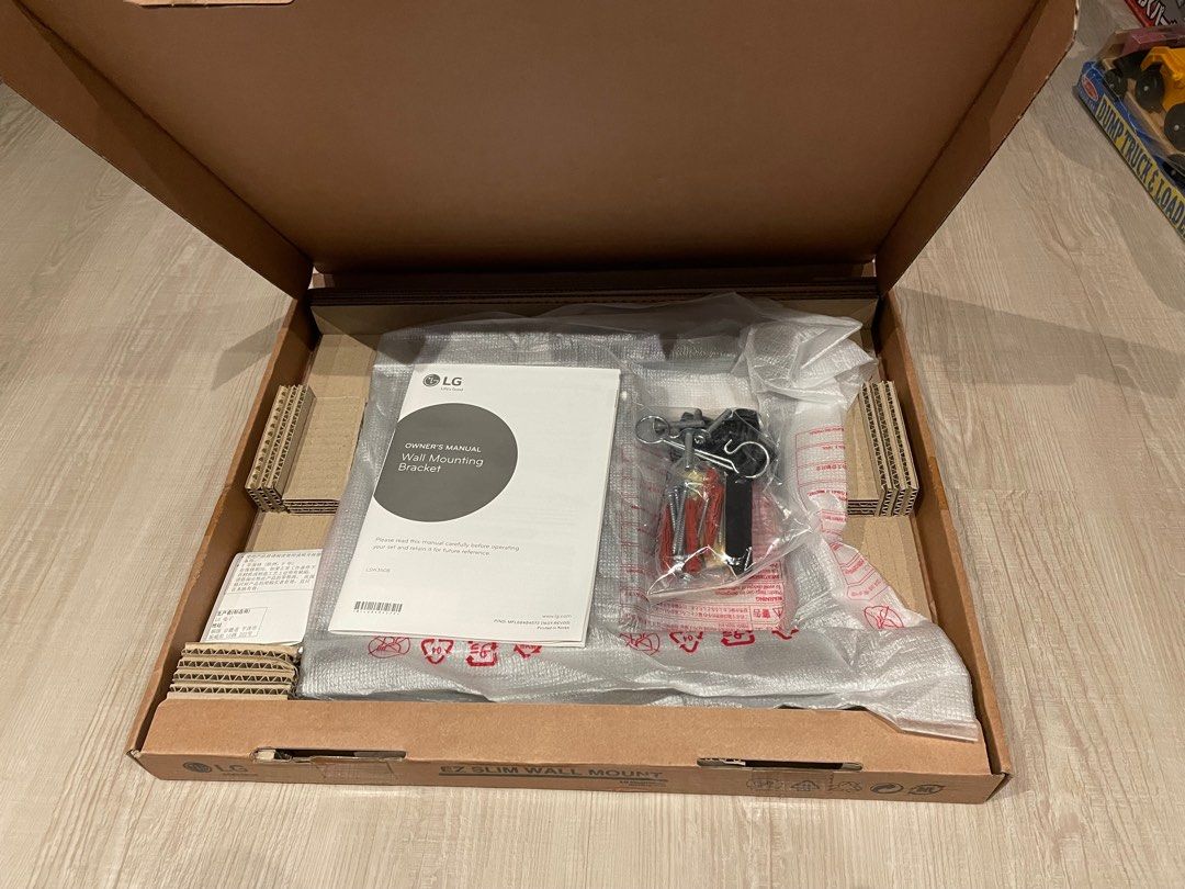 LG TV Wall Mount LSW350B, TV & Home Appliances, TV & Entertainment, TV