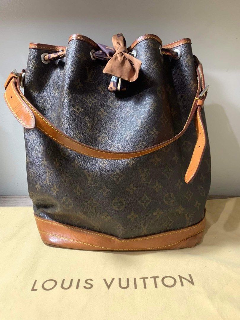 Louis Vuitton Bucket Shoulder Bag (Category: Luxury Bags & Wallets) located in Quezon City. Submitted by preloved_by_Glads (Listing ID 1205344168, Image 3). Description: Louis Vuitton Bucket Gm Brown Coated Canvas Shoulder Bag Authenticity is not guaranteed.