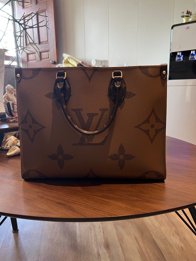 A TOUR TO THE LARGEST LOUIS VUITTON IN PH  OMG! ONE OF THE MOST EXPENSIVE  ITEMS SOLD FOR PH9.6M 
