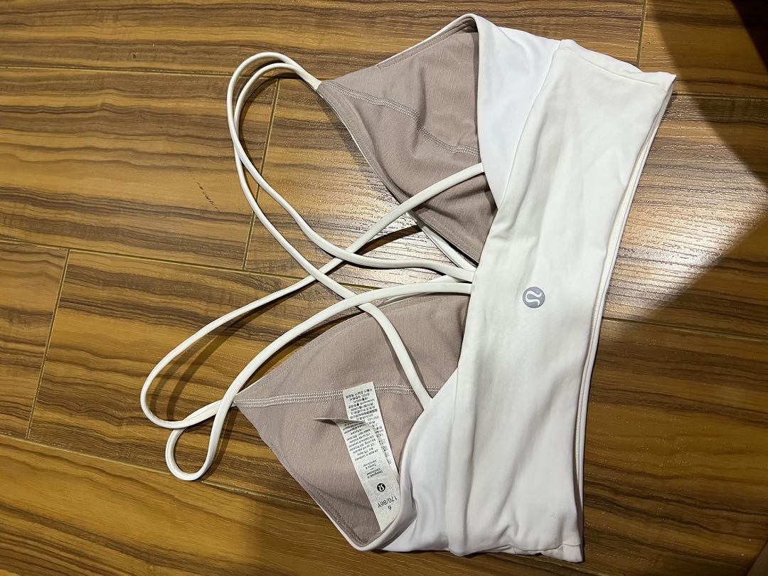 Lululemon yoga bra (Category: Activewear) located in Seremban. Submitted by wafflebites (Listing ID 1205354696, Image 2). Description: Authentic brought from Singapore Lululemon official store. Rarely used .