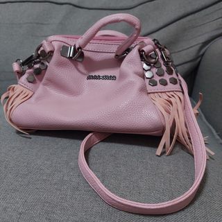 (Category: ) located in . Submitted by mimilovecloset.ph (Listing ID 1205256970, Image 1). Description: .