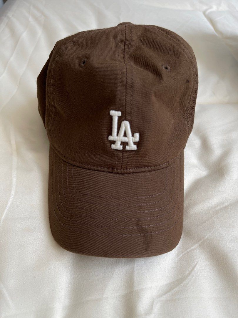 MLB Hat (Category: Hats & Beanies) located in Singapore. Submitted by lessynessy (Listing ID 1205255643, Image 1). Description: Buy from MLB Korea official website Like new Self collection, Thanks!.