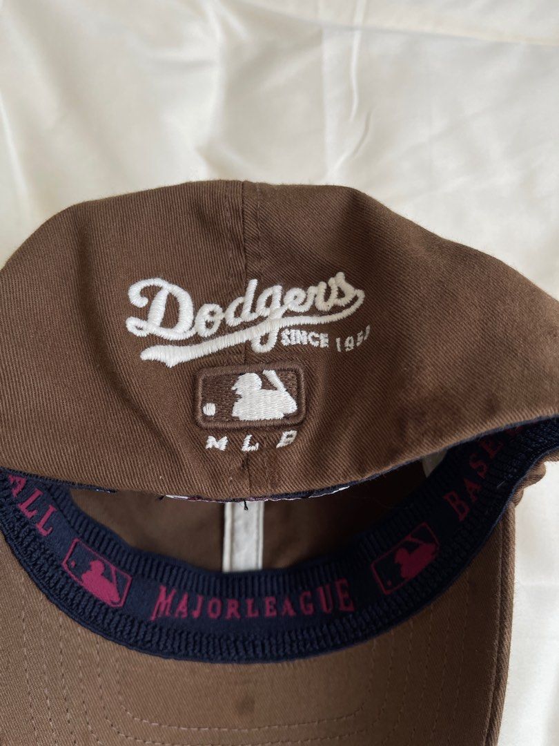 MLB Hat (Category: Hats & Beanies) located in Singapore. Submitted by lessynessy (Listing ID 1205255643, Image 2). Description: Buy from MLB Korea official website Like new Self collection, Thanks!.