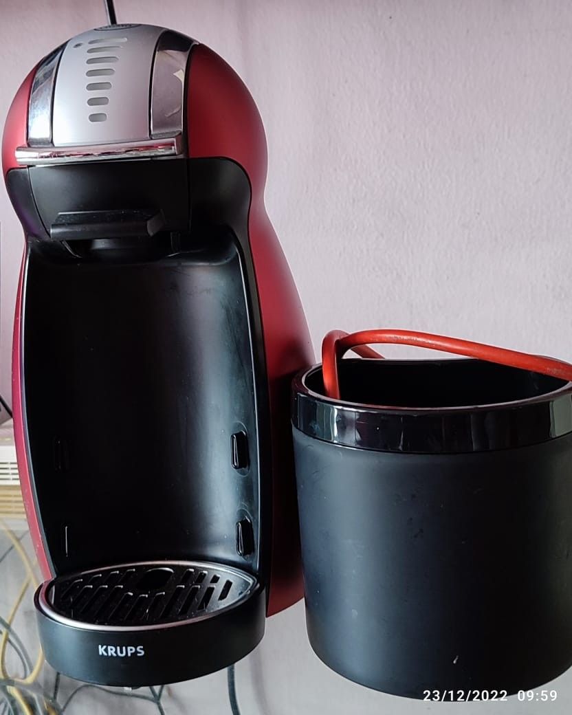 Nescafe Dolce Gusto Red, TV & Home Appliances, Kitchen Appliances, Coffee Machines & Makers on