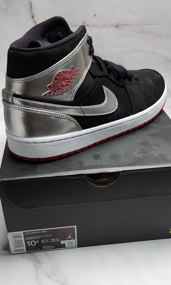 Nike AJ1 Mid Black Metallic Silver 9.5uk Men s Fashion Footwear
