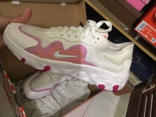 (Category: ) located in . Submitted by _prettyinpreloved (Listing ID 1205309106, Image 1). Description: .