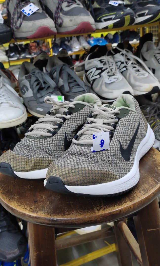 Nike runallday Men s Fashion Footwear Sneakers on Carousell