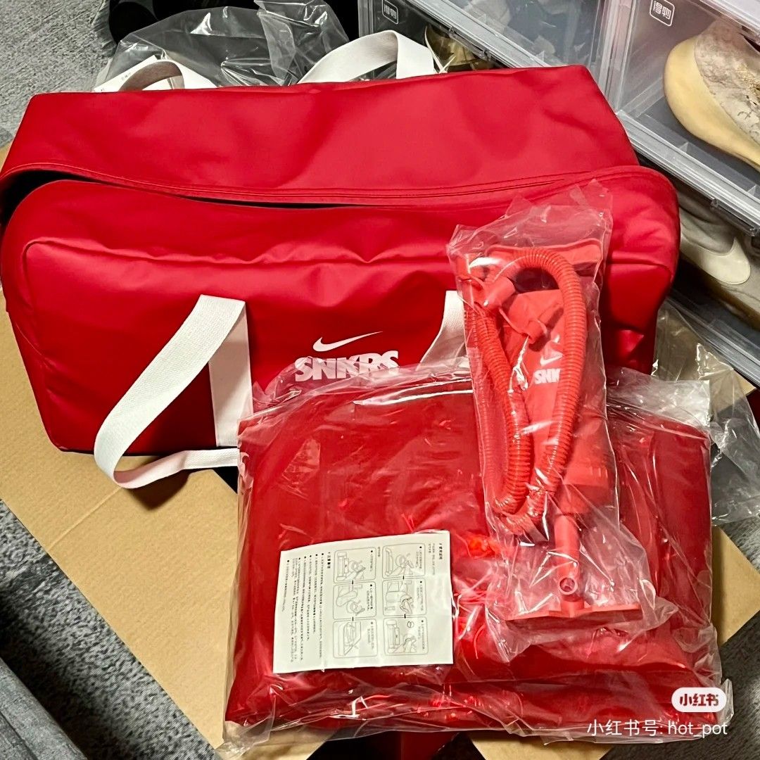 NIKE SNKRS Inflatable Sofa, Furniture & Home Living, Furniture, Sofas