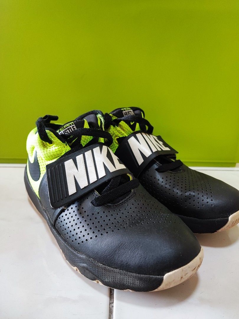 Nike Team Hustle D8 Basketball Shoes Men s Fashion Footwear