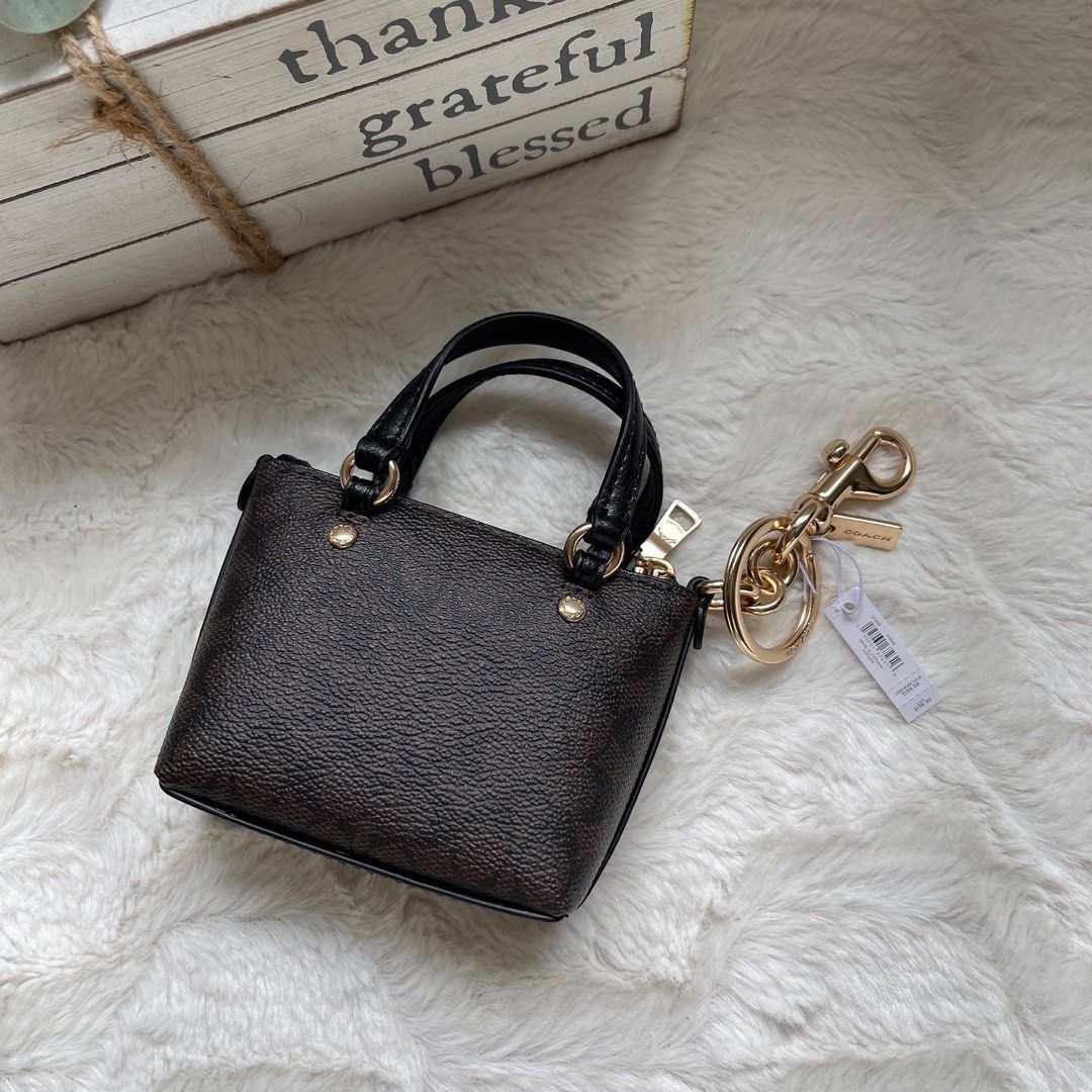 COACH MINI GALLERY TOTE CHARM REVIEW!!!!!! SHE IS SO EFFIN CUTE !!!!OMG !!  