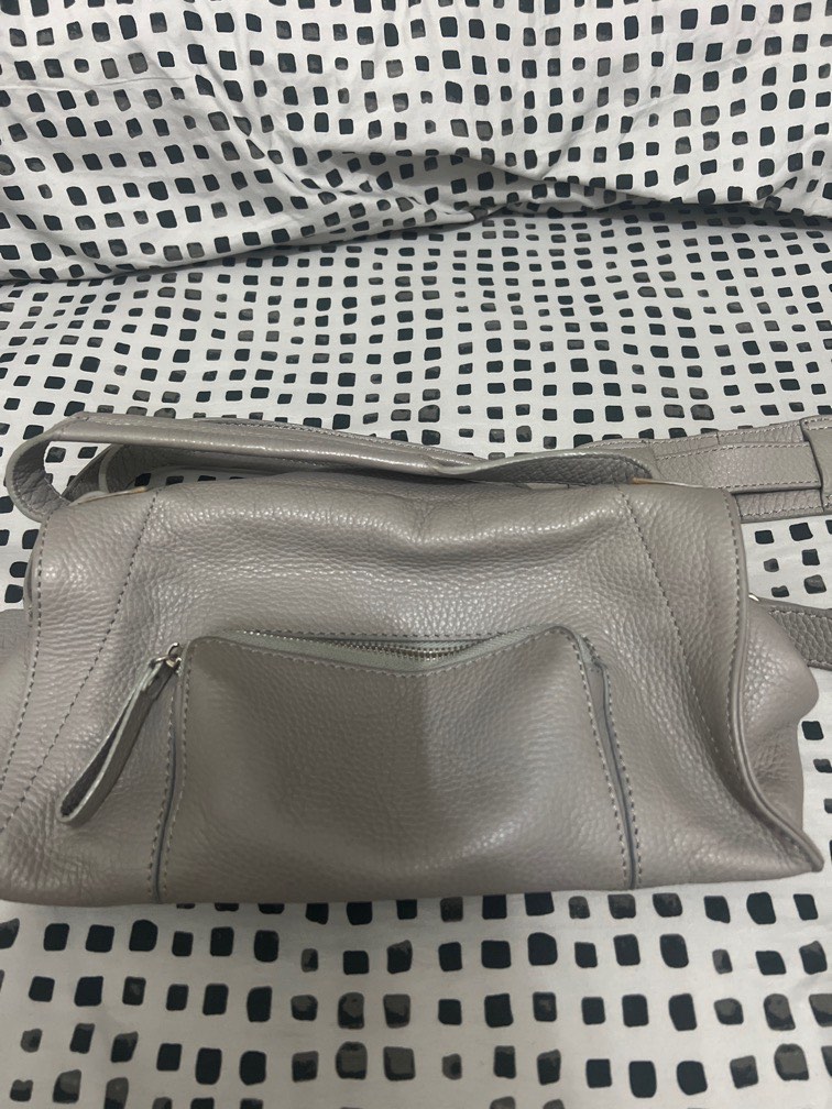 Original Kayn leather sling bag, Women's Fashion, Women's Bags ...