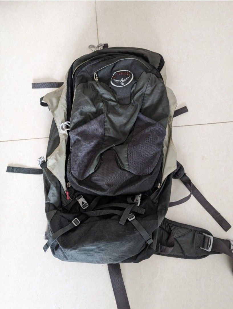 Osprey Farpoint 55 litre backpack with removable daypack Men s