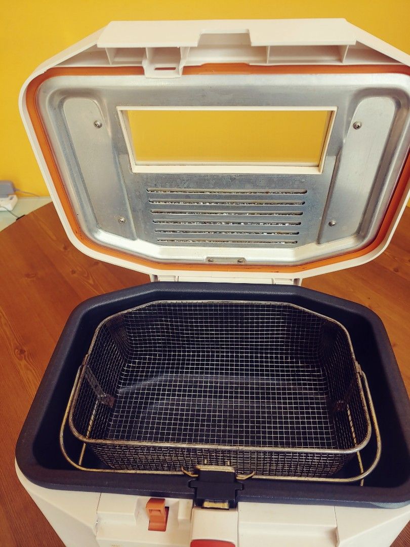 Philips deep fryer, TV & Home Appliances, Kitchen Appliances, Fryers on