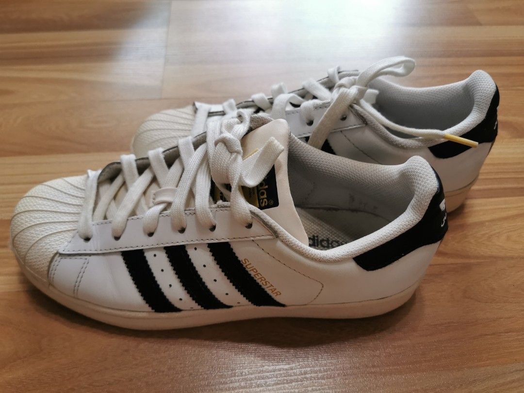Adidas superstar 2 black top and white size 7