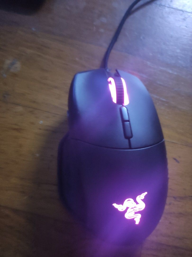 Razer Basilisk Ergonomic FPS 16,000 DPI 5G OPTICAL SENSOR CHROMA GAMING