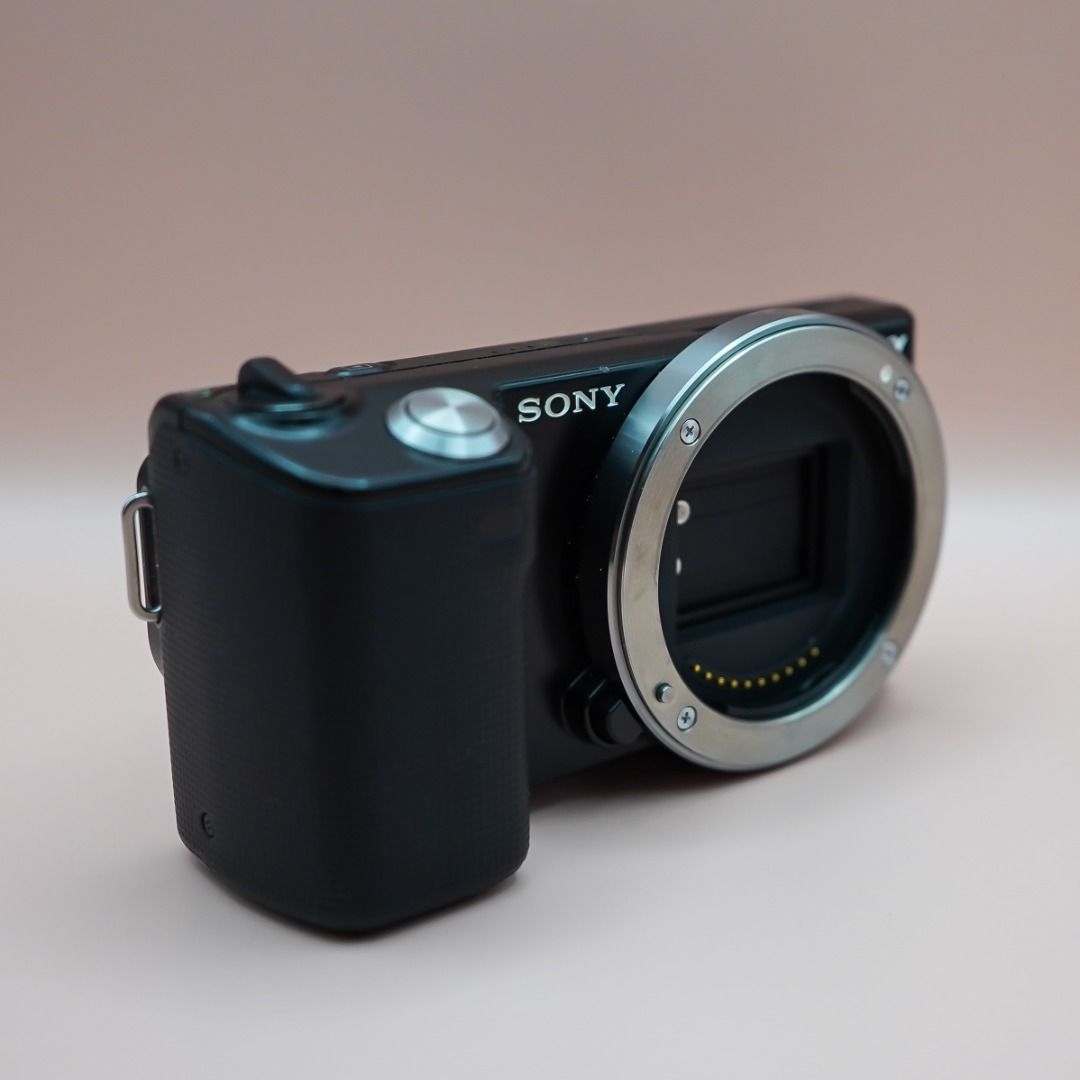 Sony NEX 5 Mirrorless Camera (Sony Alpha NEX 5) (Body Only), Photography, Cameras on Carousell
