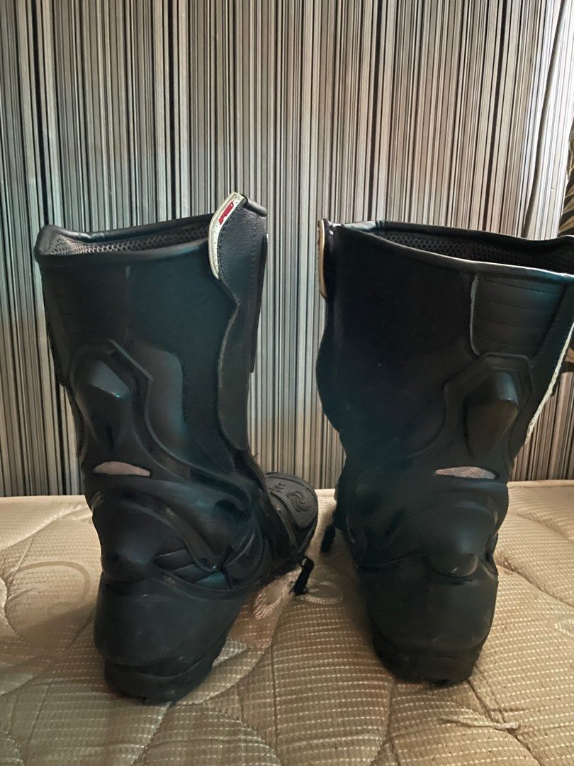 Speed racing boots on sale