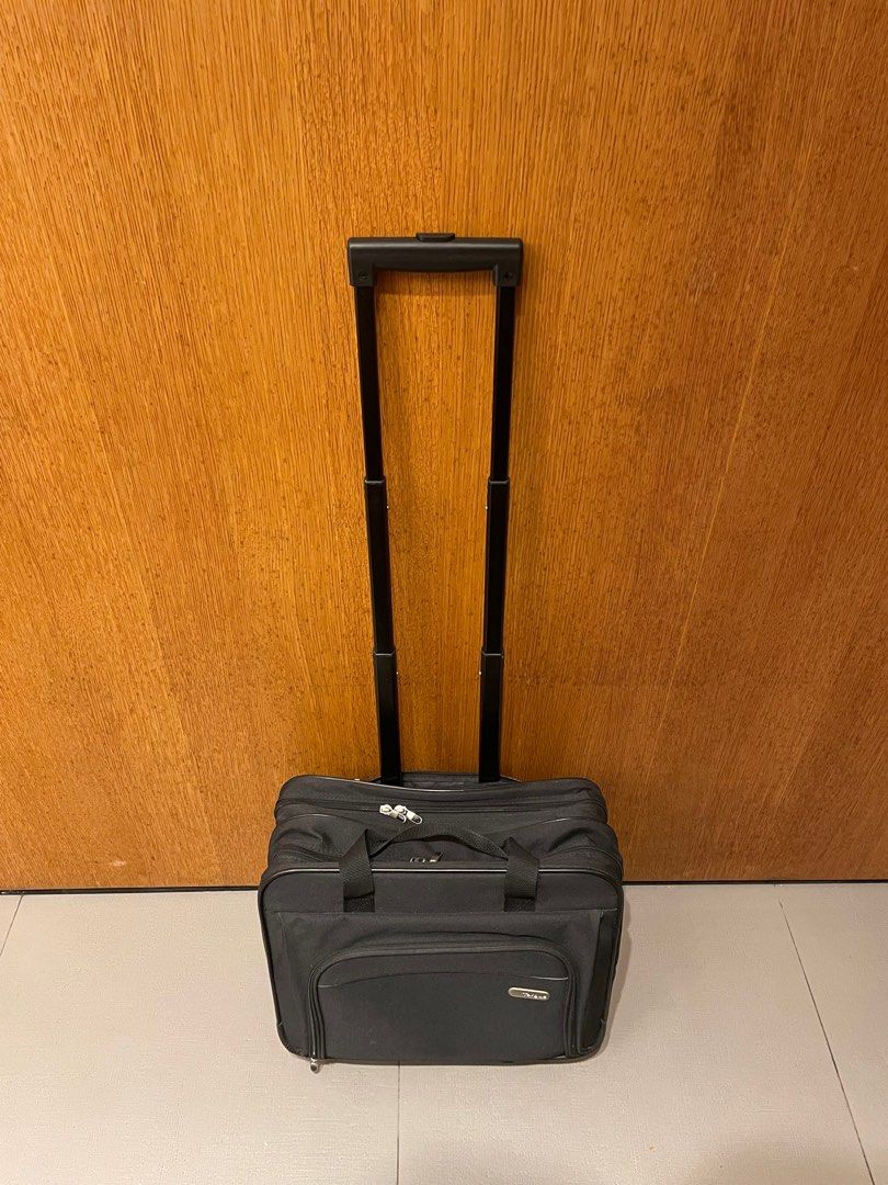 Targus 16 laptop roller bag Hobbies Toys Travel Luggage on