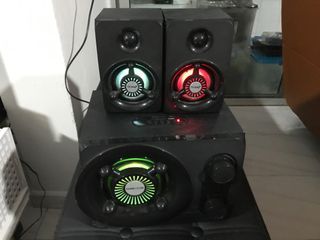 Titan 7 sonic gear speakers  fm radio