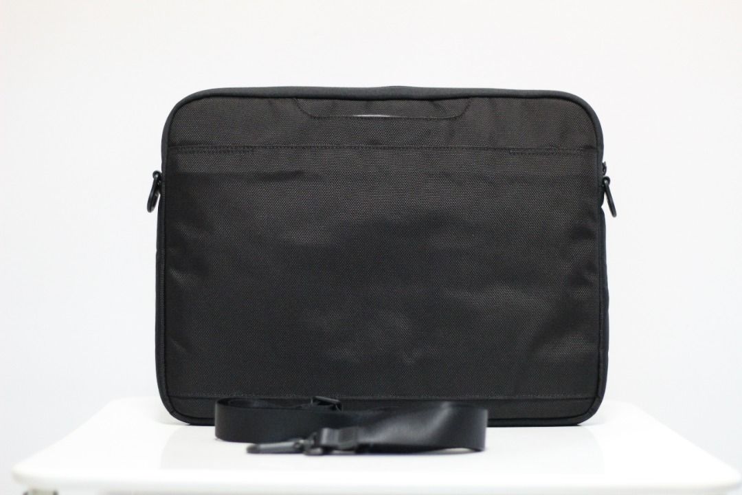Tumi 15" Sling Laptop bag 26627D2 Alpha 2 Laptop Bag / pilot flight