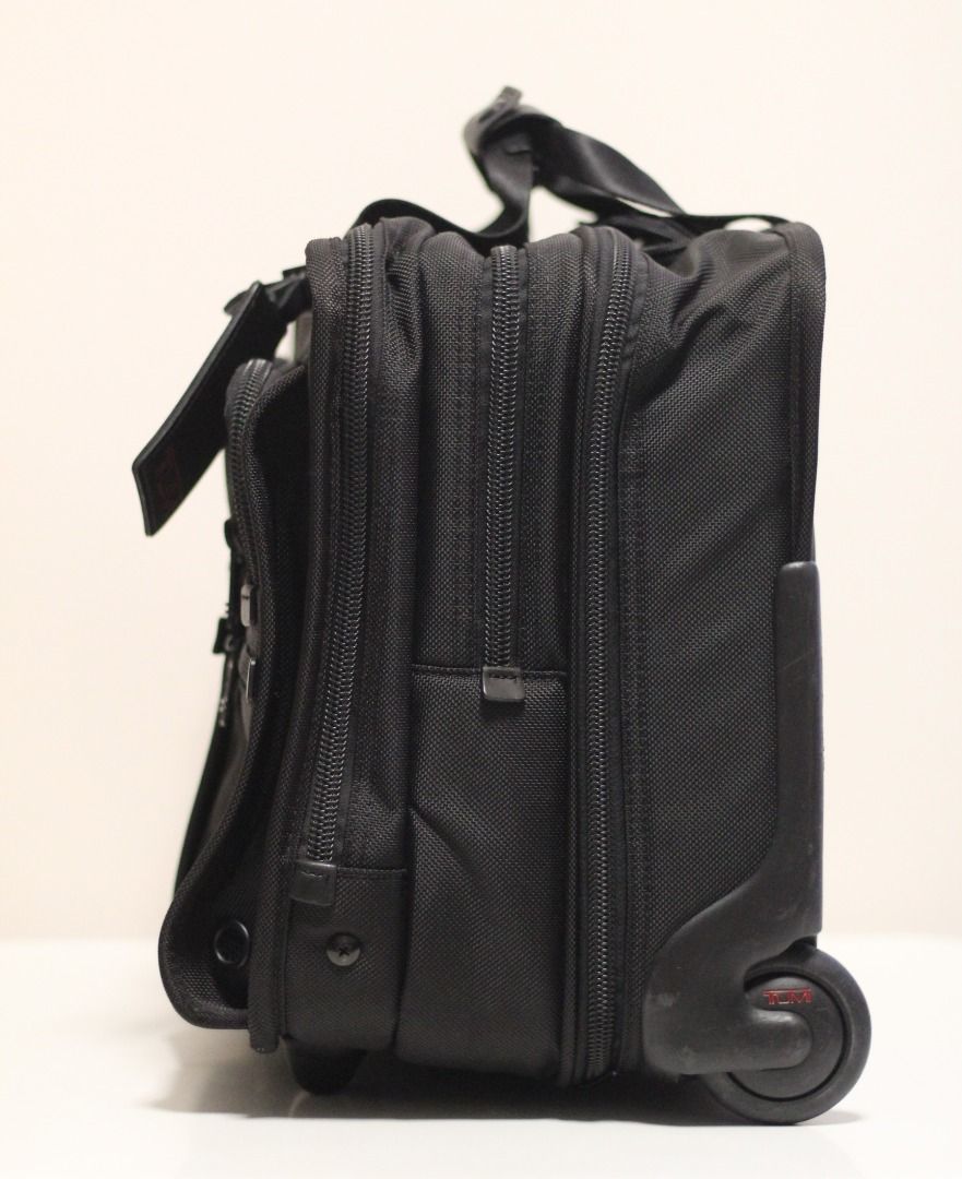 Tumi 26104DH Alpha Wheeled Deluxe Brief with Laptop Insert / 17