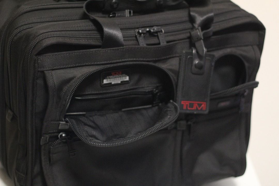 Tumi 26104DH Alpha Wheeled Deluxe Brief with Laptop Insert / 17