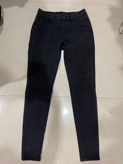 (Category: ) located in . Submitted by preloved_fu (Listing ID 1205381959, Image 1). Description: .