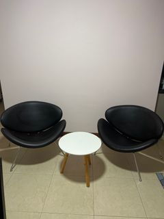 Used modern sofa set with coffee table