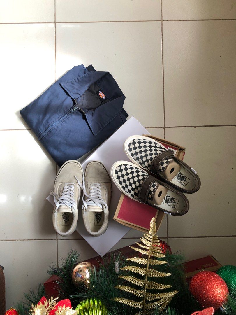 Rush sale Vans Vault velcrow and Old Skool cream size 9us men with freebies