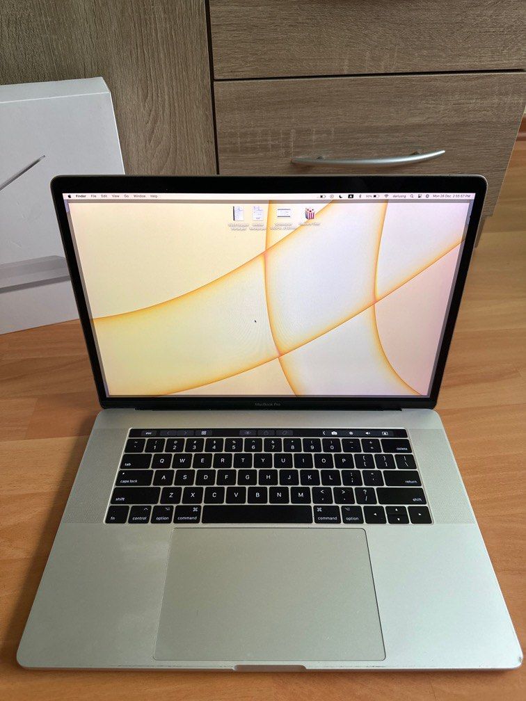 15 inch Macbook Pro touchpad, Computers & Tech, Laptops & Notebooks on