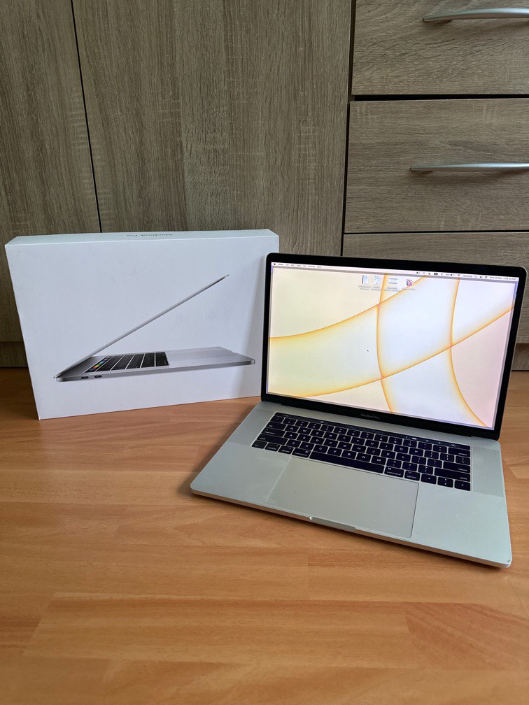 15 inch Macbook Pro touchpad, Computers & Tech, Laptops & Notebooks on