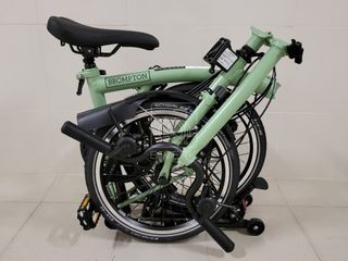 𝐑𝐄𝐀𝐃𝐘 𝐒𝐓𝐎𝐂𝐊 - Brand New Brompton Matcha Green C Line Explore High bar with rack (H6R)