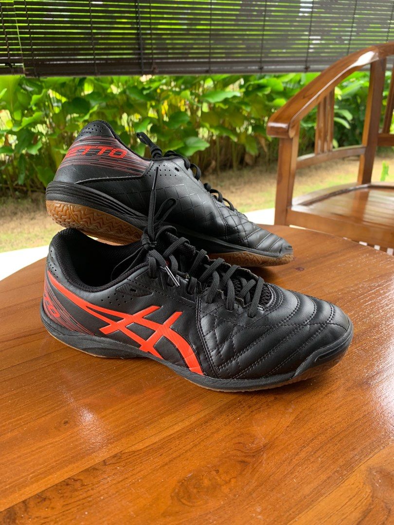 Asics calcetto wd 8 review sales